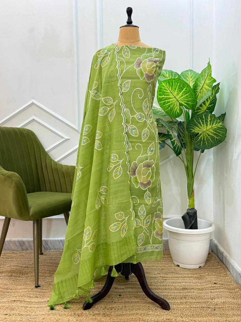 banarasi unstitched suit